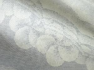 アンティーク　捻梅模様織出し本場白大島紬着物（7マルキ）